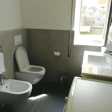 Casa Dolce Casa, A 2 Passi Dal E Vicina A Varenna